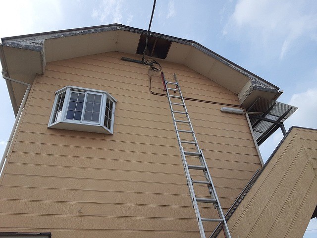 アパートの軒天剥がれ